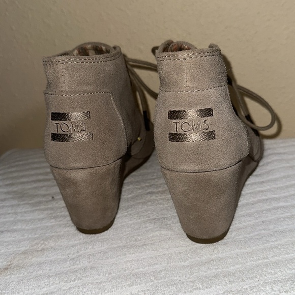 Tom’s suede ankle boots size 6 - Picture 5 of 8